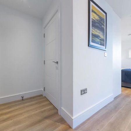 Modern Studio Apartment In East Grinstead Exteriér fotografie