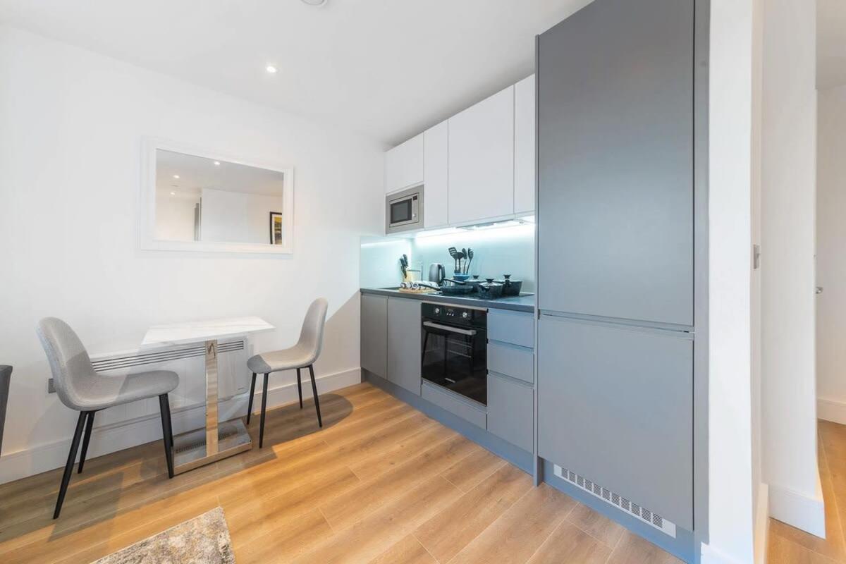 Modern Studio Apartment In East Grinstead Exteriér fotografie