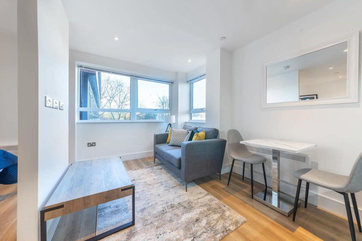 Modern Studio Apartment In East Grinstead Exteriér fotografie