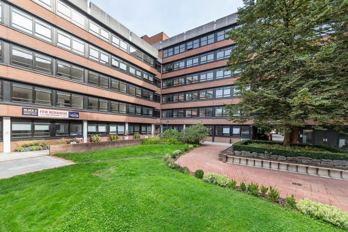 Modern Studio Apartment In East Grinstead Exteriér fotografie